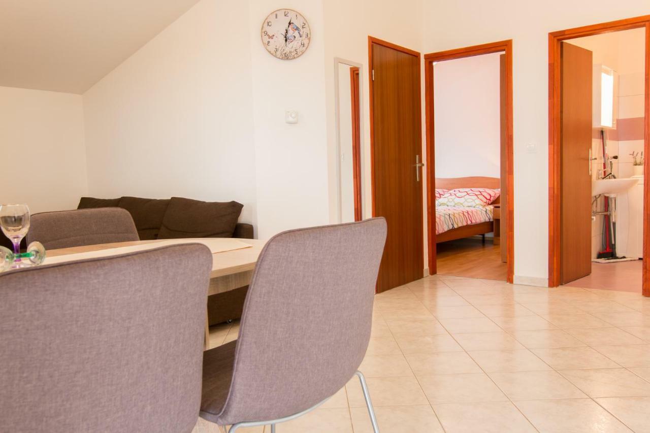 Apartman Deni Peroj Exterior foto