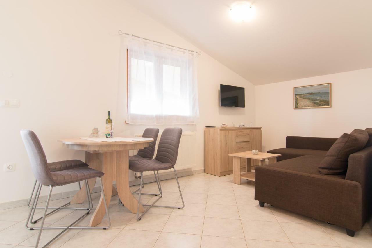 Apartman Deni Peroj Exterior foto